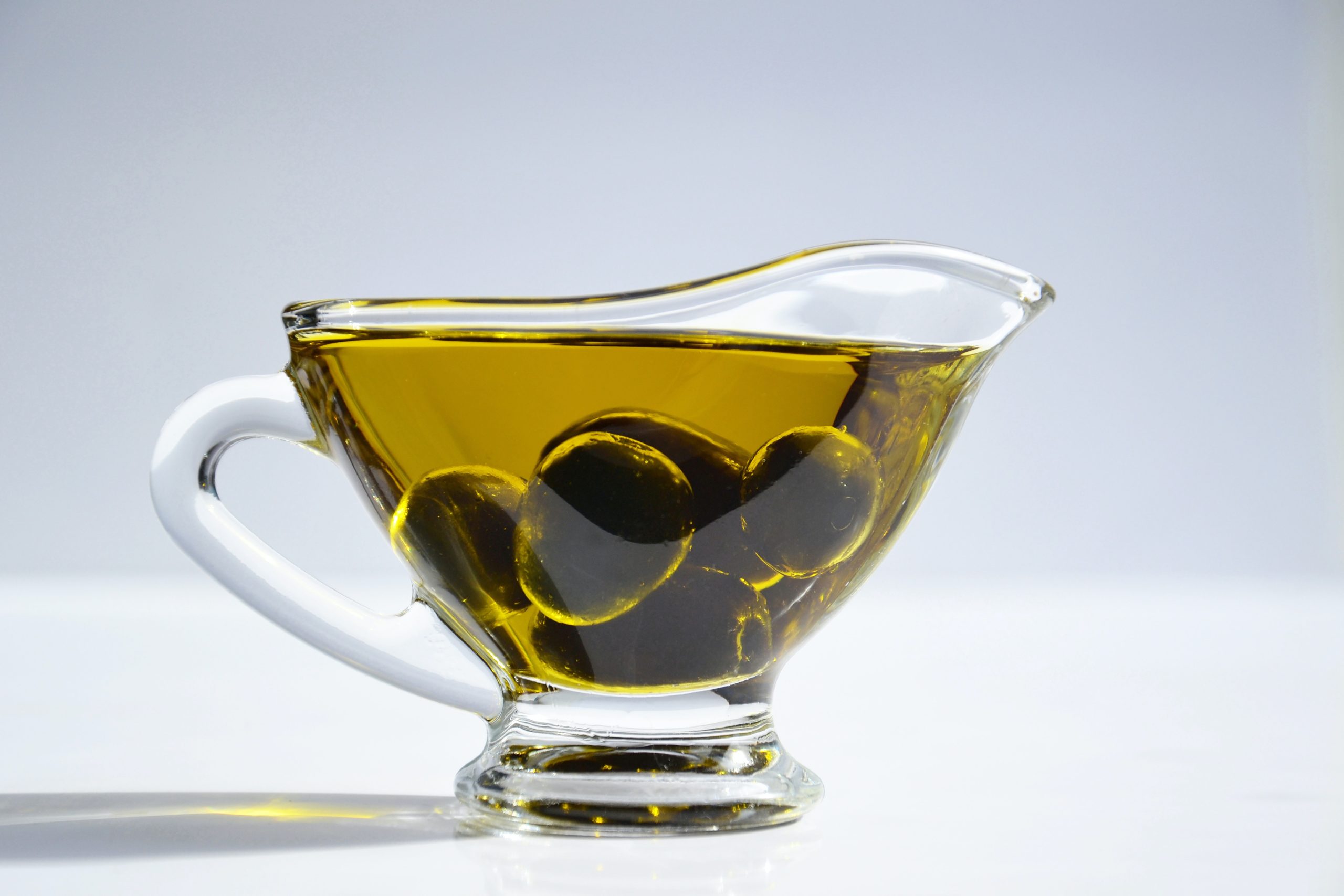Olive oil has been associated with everything from improved cholesterol levels to rejuvenating hair growth. But just which are facts and which are fiction? We take some of the internet’s most popular claims about the benefits of olive oil and see what’s true, and what’s not.